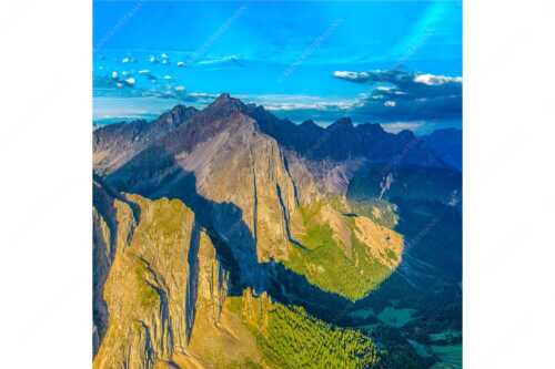 Speckkar und Lafatscher am Halleranger bei erstem Licht nach Gewitter - Karwendel Dome - Seitenverhältnis 1:1 - Lafatscher im Karwendel - weitere Infos unter https://www.kriner-weiermann.de