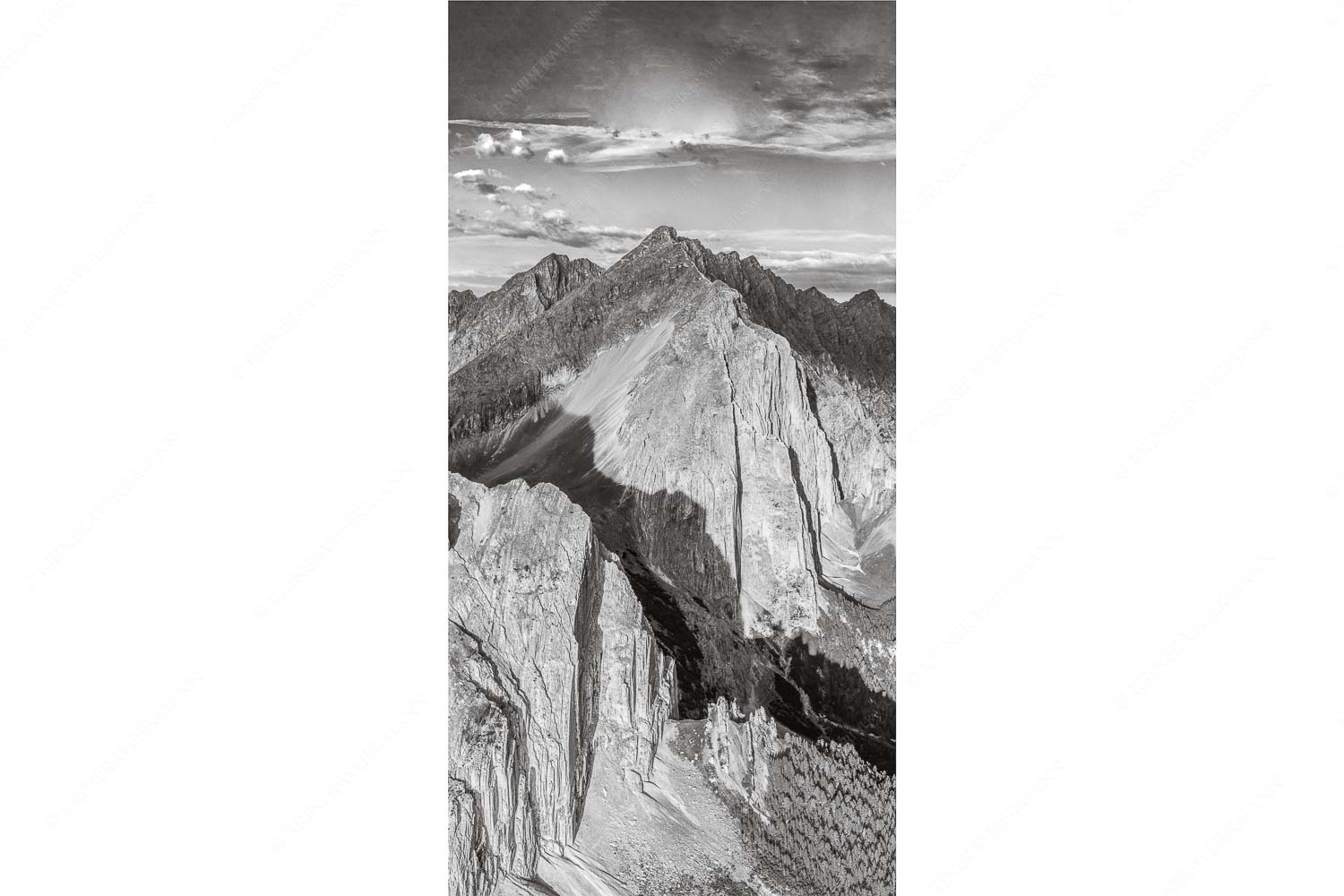 Speckkar und Lafatscher am Halleranger bei erstem Licht nach Gewitter - Karwendel Dome - Seitenverhältnis 1:2 - Lafatscher im Karwendel - weitere Infos unter https://www.kriner-weiermann.de