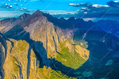 Speckkar und Lafatscher am Halleranger bei erstem Licht nach Gewitter - Karwendel Dome - Seitenverhältnis 3:2 - Lafatscher im Karwendel - weitere Infos unter https://www.kriner-weiermann.de