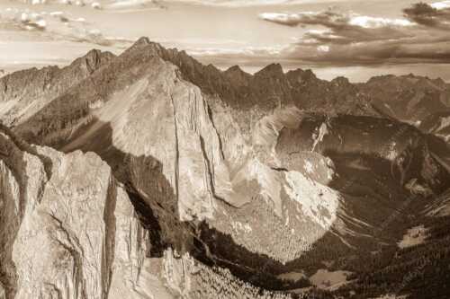 Speckkar und Lafatscher am Halleranger bei erstem Licht nach Gewitter - Karwendel Dome - Seitenverhältnis 3:2 - Lafatscher im Karwendel - weitere Infos unter https://www.kriner-weiermann.de