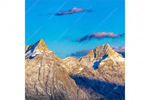 Kaltwasserkar-, und Birkkarspitze im Karwendel angezuckert Anfang August - Karwendelgrößen - Seitenverhältnis 1:1 - Kaltwasserkarspitze und Birkkarspitze - weitere Infos unter https://www.kriner-weiermann.de