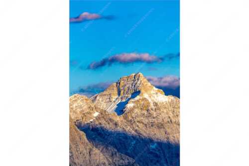 Kaltwasserkar-, und Birkkarspitze im Karwendel angezuckert Anfang August - Karwendelgrößen - Seitenverhältnis 2:3 - Kaltwasserkarspitze und Birkkarspitze - weitere Infos unter https://www.kriner-weiermann.de