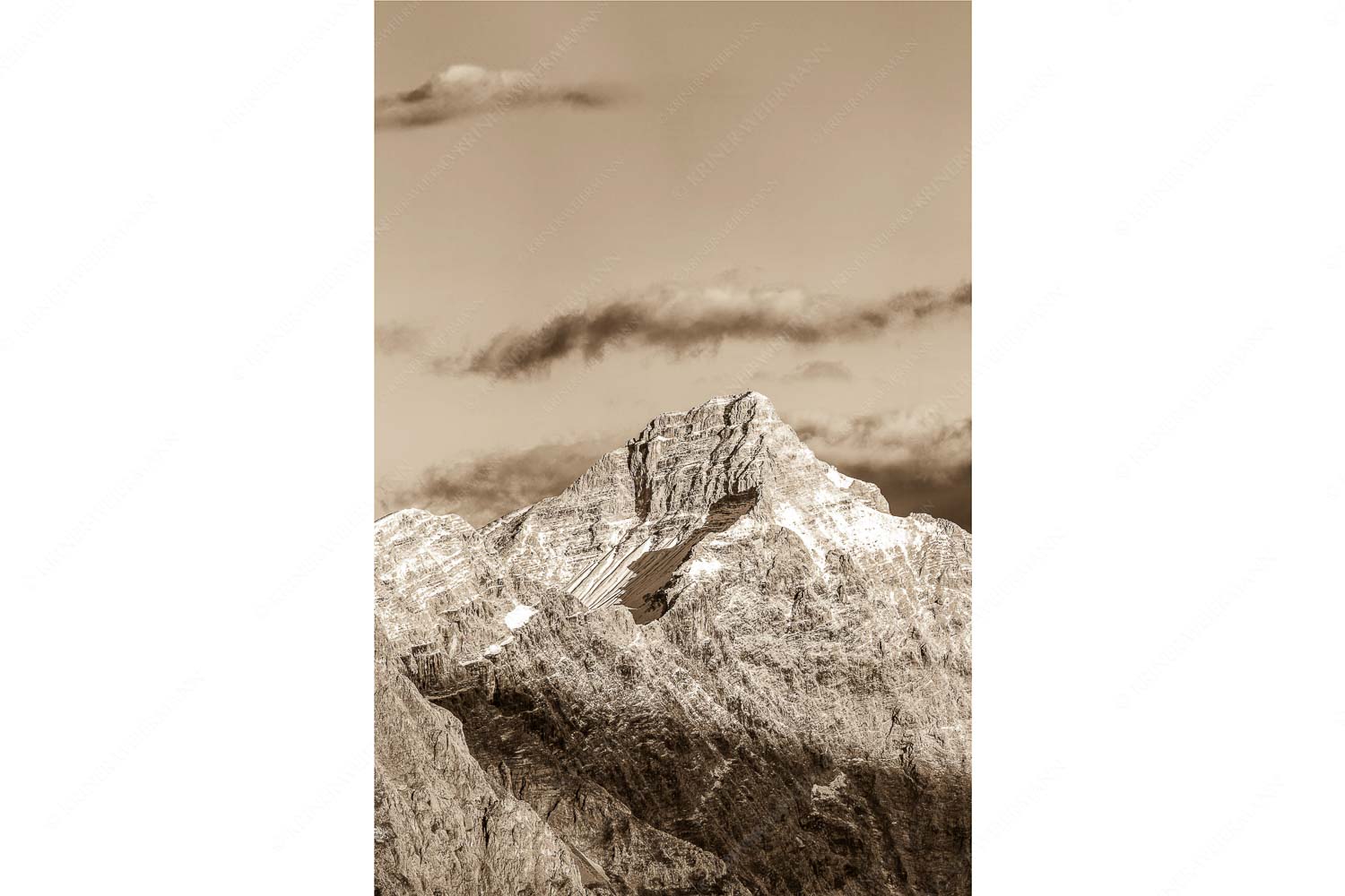 Karwendelgrößen – Seitenverhältnis 2:3 — Kaltwasserkarspitze und Birkkarspitze Kaltwasserkar-, und Birkkarspitze im Karwendel angezuckert Anfang August