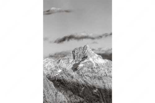 Kaltwasserkar-, und Birkkarspitze im Karwendel angezuckert Anfang August - Karwendelgrößen - Seitenverhältnis 2:3 - Kaltwasserkarspitze und Birkkarspitze - weitere Infos unter https://www.kriner-weiermann.de