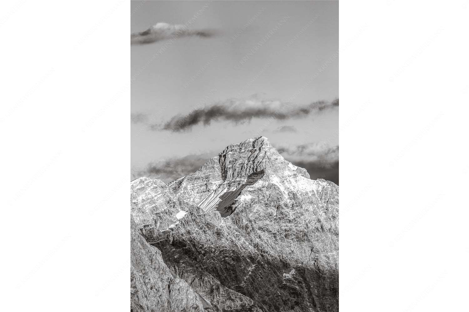 Karwendelgrößen – Seitenverhältnis 2:3 — Kaltwasserkarspitze und Birkkarspitze Kaltwasserkar-, und Birkkarspitze im Karwendel angezuckert Anfang August