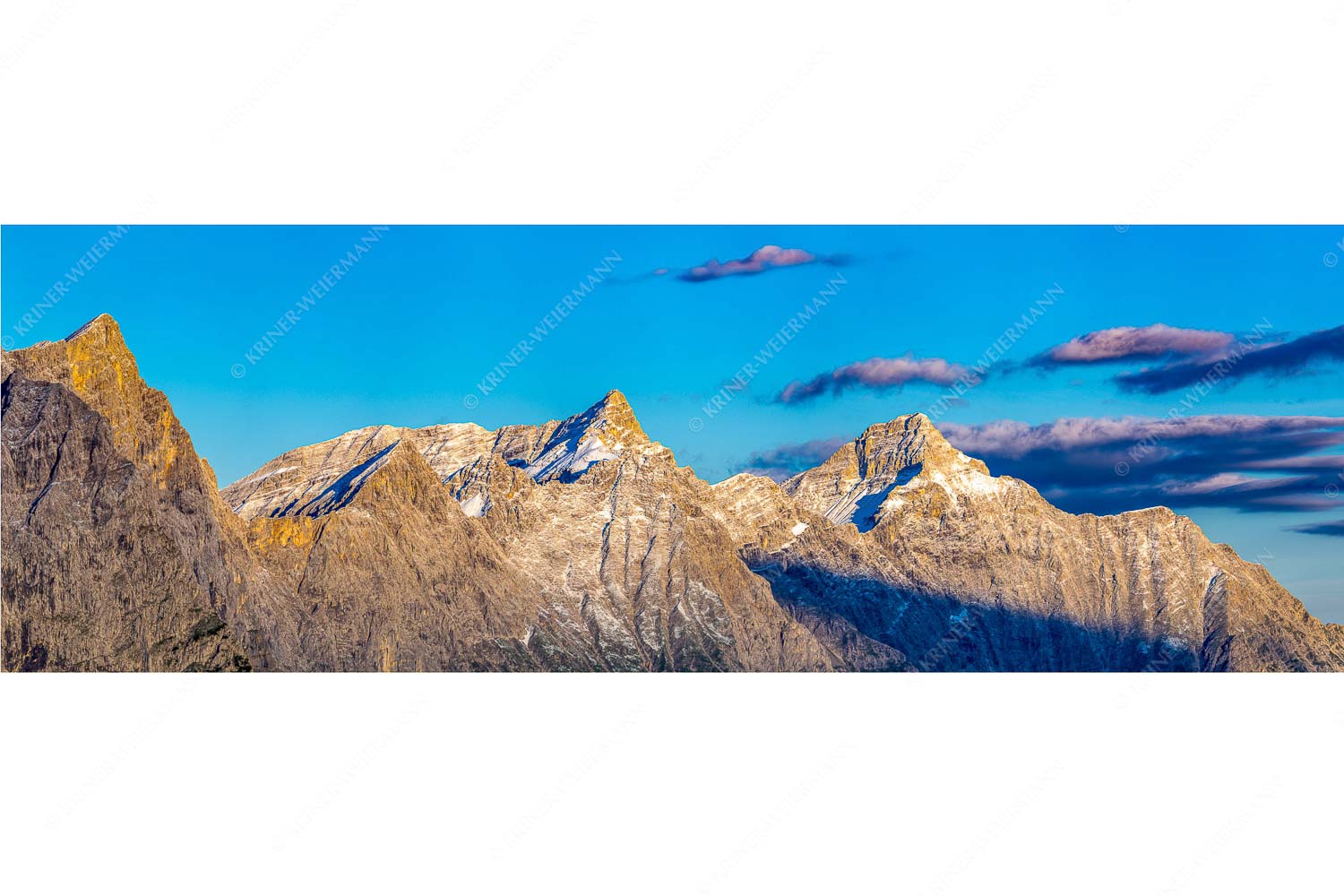 Karwendelgrößen – Seitenverhältnis 3:1 — Kaltwasserkarspitze und Birkkarspitze Kaltwasserkar-, und Birkkarspitze im Karwendel angezuckert Anfang August
