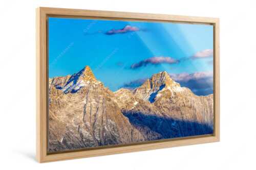 Kaltwasserkar-, und Birkkarspitze im Karwendel angezuckert Anfang August - Karwendelgrößen - Foto im Schattenfugen-Rahmen - Kaltwasserkarspitze und Birkkarspitze - weitere Infos unter https://www.kriner-weiermann.de