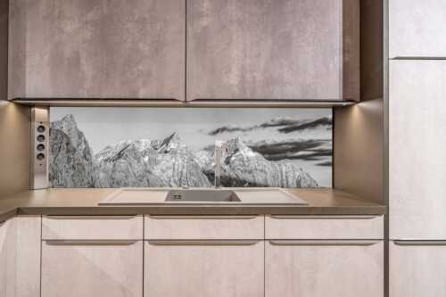 Kaltwasserkar-, und Birkkarspitze im Karwendel angezuckert Anfang August - Karwendelgrößen - Größe ca. 200x50cm, Seitenverhältnis ca: - Kaltwasserkarspitze und Birkkarspitze - weitere Infos unter https://www.kriner-weiermann.de