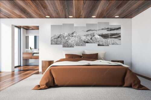 Kaltwasserkar-, und Birkkarspitze im Karwendel angezuckert Anfang August - Karwendelgrößen - 6er Split, Größe ca. 280x112cm, Seitenverhältnis 2,5:1 - Kaltwasserkarspitze und Birkkarspitze - weitere Infos unter https://www.kriner-weiermann.de