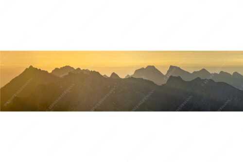 Blick auf das westliche Karwendel bei Sonnenaufgang - Karwendelseite - Seitenverhältnis 4:1 - Karwendelgipfel Sonnenaufgang - weitere Infos unter https://www.kriner-weiermann.de