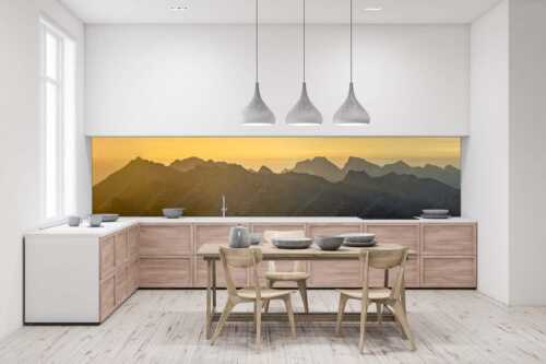 Blick auf das westliche Karwendel bei Sonnenaufgang - Karwendelseite - Größe ca. 400x100cm, Seitenverhältnis 4:1 - Karwendelgipfel Sonnenaufgang - weitere Infos unter https://www.kriner-weiermann.de