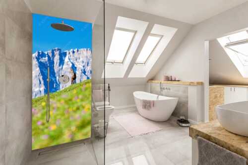 Gams auf Frühlingswiese mit Dreizinkenspitze im Karwendelgebirge - Kimmbebba - Größe ca. 110x220cm, Seitenverhältnis 1:2 - Gams im Karwendel - weitere Infos unter https://www.kriner-weiermann.de