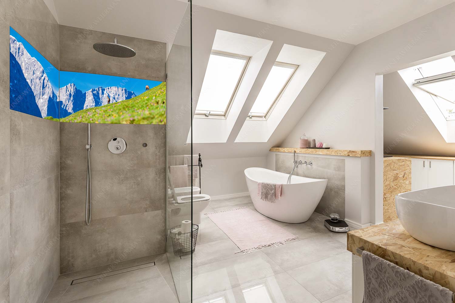 Kimmbebba – Größe ca. 240x60cm, Seitenverhältnis 4:1 — Gams im Karwendel Gams auf Frühlingswiese mit Dreizinkenspitze im Karwendelgebirge - Kimmbebba - Größe ca. 240x60cm, Seitenverhältnis 4:1 - Gams im Karwendel - weitere Infos unter https://www.kriner-weiermann.de