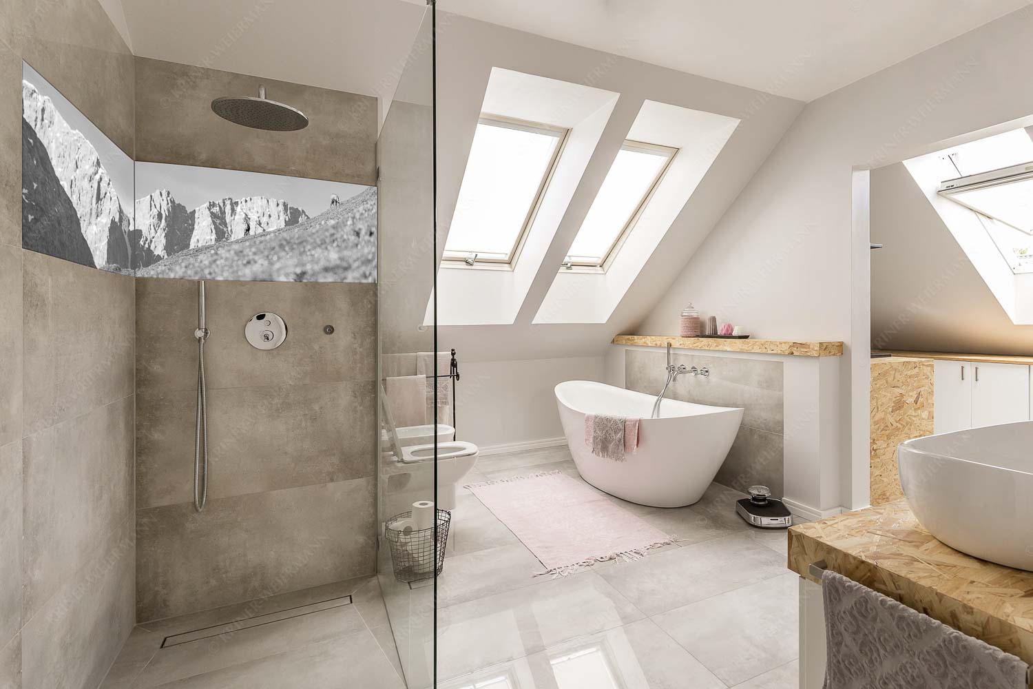 Kimmbebba – Größe ca. 240x60cm, Seitenverhältnis 4:1 — Gams im Karwendel Gams auf Frühlingswiese mit Dreizinkenspitze im Karwendelgebirge - Kimmbebba - Größe ca. 240x60cm, Seitenverhältnis 4:1 - Gams im Karwendel - weitere Infos unter https://www.kriner-weiermann.de