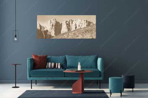 Gams auf Frühlingswiese mit Dreizinkenspitze im Karwendelgebirge - Kimmbebba - Größe ca. 175x70cm, Seitenverhältnis 2,5:1 - Gams im Karwendel - weitere Infos unter https://www.kriner-weiermann.de