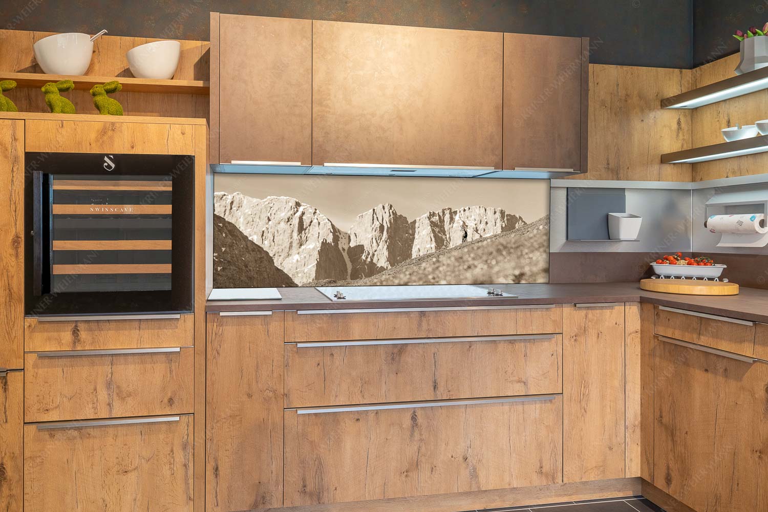 Kimmbebba – Größe ca. 180x60cm, Seitenverhältnis 3:1 — Gams im Karwendel Gams auf Frühlingswiese mit Dreizinkenspitze im Karwendelgebirge - Kimmbebba - Größe ca. 180x60cm, Seitenverhältnis 3:1 - Gams im Karwendel - weitere Infos unter https://www.kriner-weiermann.de