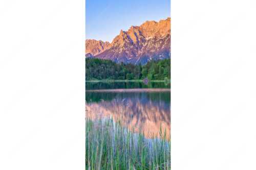 Blick über den Lautersee zum Abendrot am ´Karwendelgebirge - Lautersee Karwendel II - Seitenverhältnis 1:2 - Abendrot am Karwendel - weitere Infos unter https://www.kriner-weiermann.de