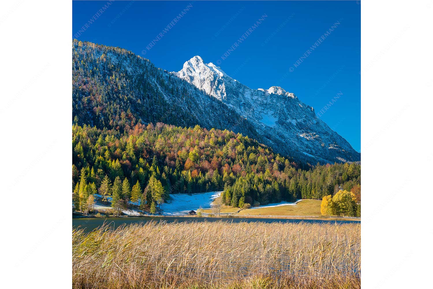 Blick über den Lautersee zum Grünkopf und der Unteren Wettersteinspitze