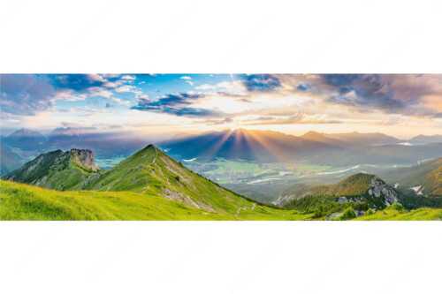 Blick am Seinskopf vorbei über das Obere Isartal zum Sonnenuntergang im Estergebirge - Letzte Sonnenstrahlen - Seitenverhältnis 3:1 - Seinskopf Krün und Wallgau - weitere Infos unter https://www.kriner-weiermann.de