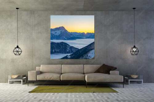 Blick aus dem Estergebirge über Nebelmeer und Wank zum Zugspitzmassiv - Letzter Blitzer - Größe ca. 160x160cm, Seitenverhältnis 1:1 - Zugspitze Sonnenuntergang - weitere Infos unter https://www.kriner-weiermann.de