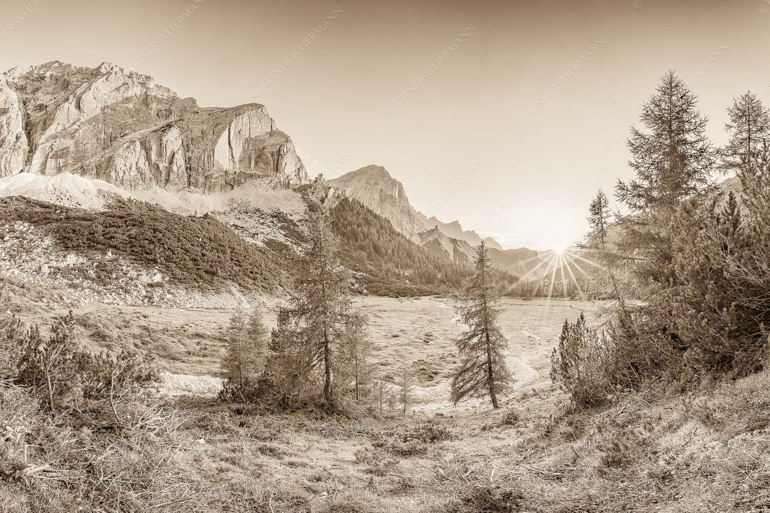 Letztes Licht am Anger – Seitenverhältnis 3:2 — Halleranger mit Speckkarspitze im Karwendel Blick zur Speckkarspitze und über den Halleranger im Karwendelgebirge