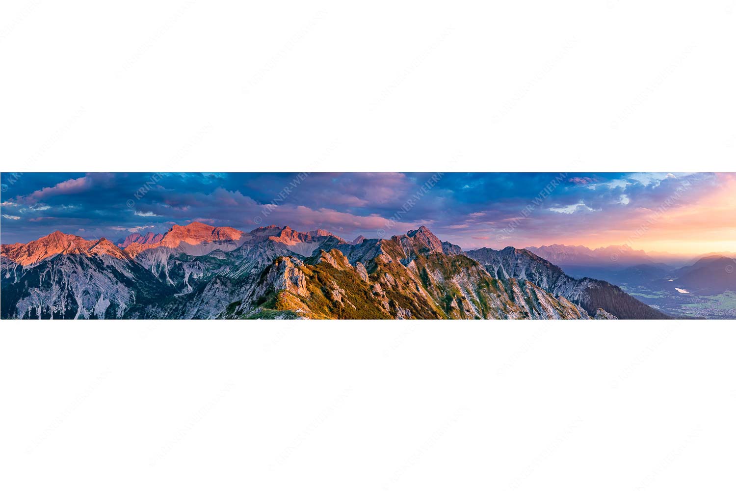 Letztes Licht – Seitenverhältnis 5:1 — Grandiose Abendstimmung im Soierngebirge Soierngebirge im letzten warmen Tageslicht mit Sonnenuntergang im Estergebirge