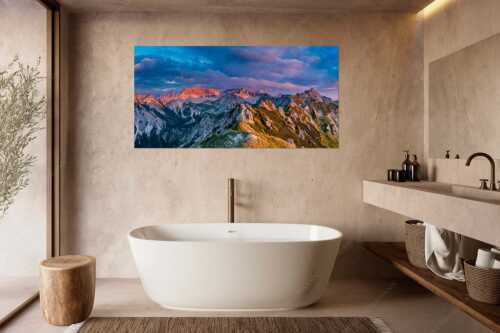 Soierngebirge im letzten warmen Tageslicht mit Sonnenuntergang im Estergebirge - Letztes Licht - Größe ca. 180x90cm, Seitenverhältnis 2:1 - Grandiose Abendstimmung im Soierngebirge - weitere Infos unter https://www.kriner-weiermann.de