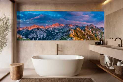 Soierngebirge im letzten warmen Tageslicht mit Sonnenuntergang im Estergebirge - Letztes Licht - Größe ca. 300x100cm, Seitenverhältnis 3:1 - Grandiose Abendstimmung im Soierngebirge - weitere Infos unter https://www.kriner-weiermann.de
