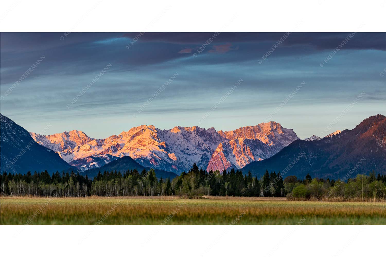 Loisachtal – Seitenverhältnis 2:1 — Murnau bis zum Wetterstein Blick von Murnau durchs Loisachtal zum Wettersteinmassiv mit Alpspitze und Zugspitze