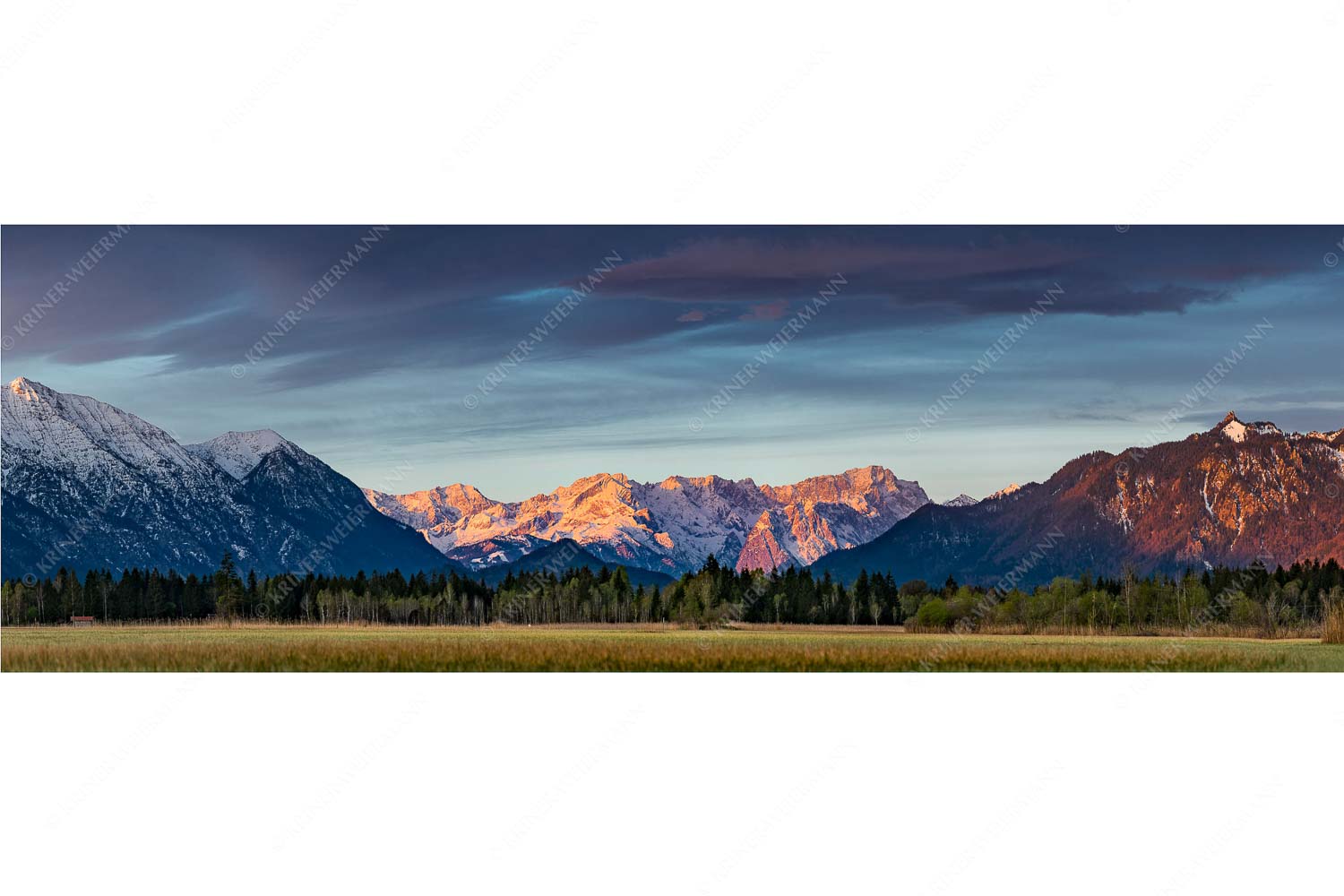 Loisachtal – Seitenverhältnis 3:1 — Murnau bis zum Wetterstein Blick von Murnau durchs Loisachtal zum Wettersteinmassiv mit Alpspitze und Zugspitze