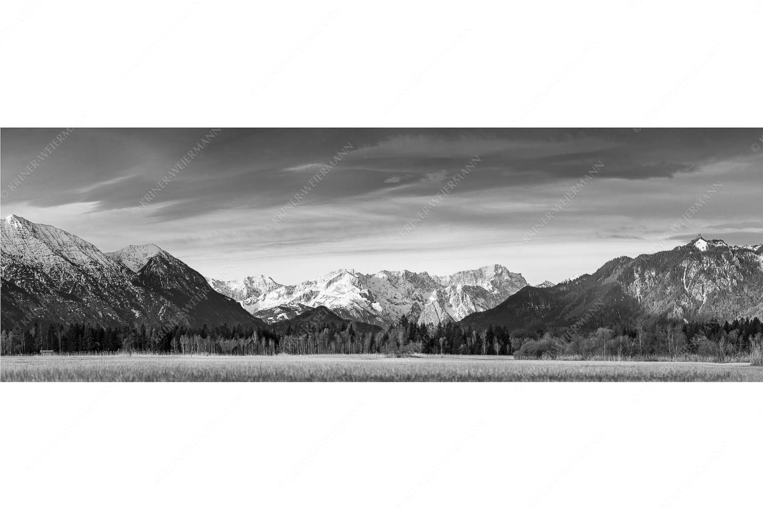 Loisachtal – Seitenverhältnis 3:1 — Murnau bis zum Wetterstein Blick von Murnau durchs Loisachtal zum Wettersteinmassiv mit Alpspitze und Zugspitze