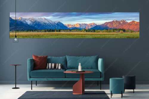 Blick von Murnau durchs Loisachtal zum Wettersteinmassiv mit Alpspitze und Zugspitze - Loisachtal - Wandbild - Größe ca. 350x70cm, Seitenverhältnis 5:1 - Murnau bis zum Wetterstein - weitere Infos unter https://www.kriner-weiermann.de