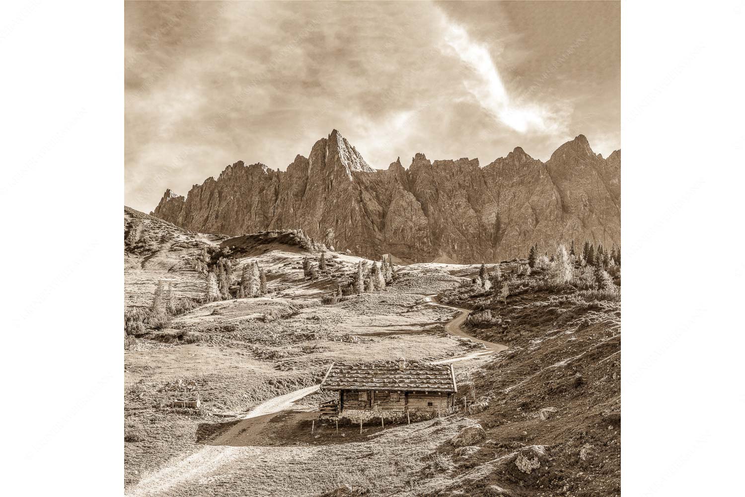 Malerisches Karwendel – Seitenverhältnis 1:1 — Ladizalm im Karwendel Blick über die Ladizalm zur Lalidererspitze im Karwendelgebirge