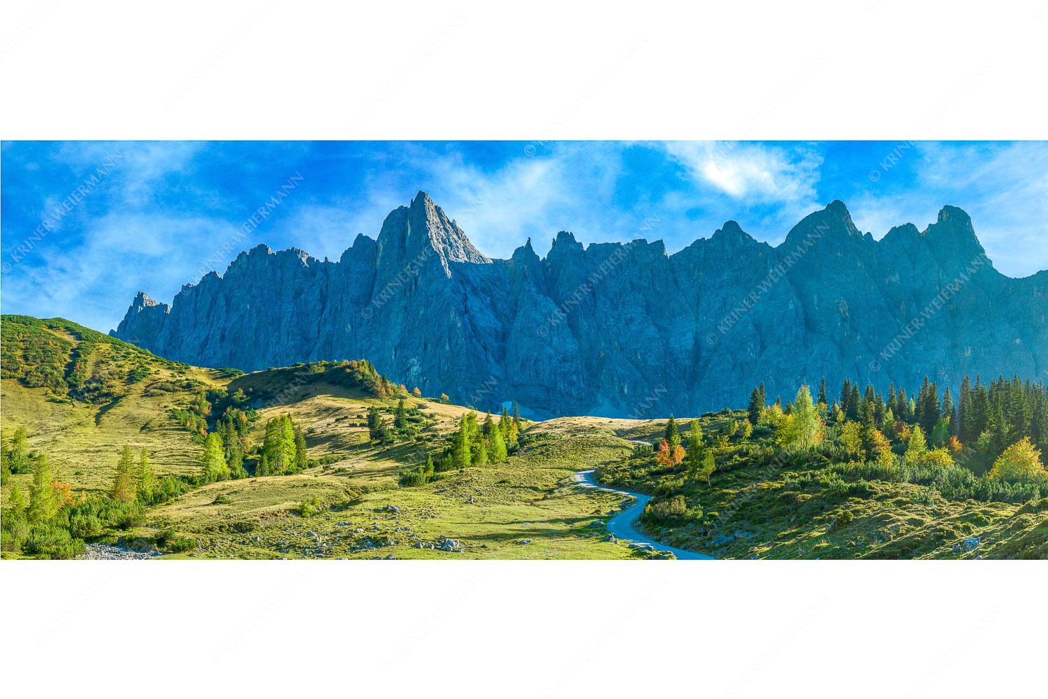 Malerisches Karwendel – Seitenverhältnis 2,5:1 — Ladizalm im Karwendel Blick über die Ladizalm zur Lalidererspitze im Karwendelgebirge