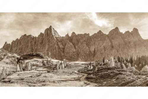 Blick über die Ladizalm zur Lalidererspitze im Karwendelgebirge - Malerisches Karwendel - Seitenverhältnis 2:1 - Ladizalm im Karwendel - weitere Infos unter https://www.kriner-weiermann.de
