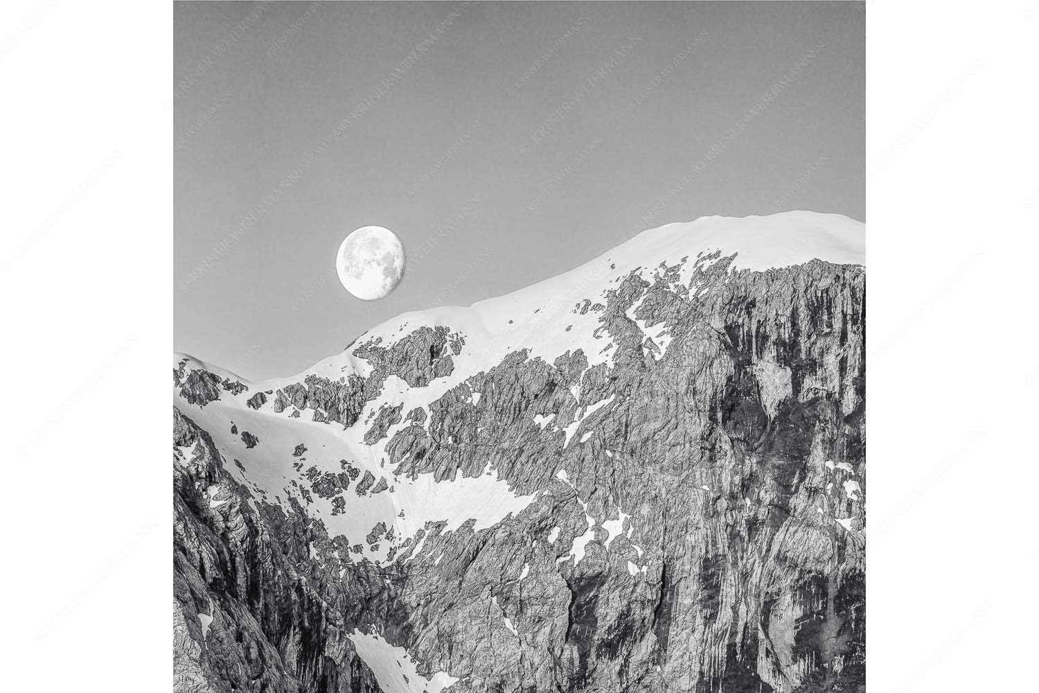 Mond und Munde – Seitenverhältnis 1:1 — Hohe Munde Vollmond Monduntergang an der Hohen Munde in den Mieminger Bergen