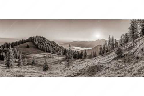 Herrlicher Sonnenaufgang auf der Kaseralm mit Blick auf den Kochelsee - Morgensymphonie - Seitenverhältnis 2,5:1 - Kaseralm unter Heimgarten - weitere Infos unter https://www.kriner-weiermann.de