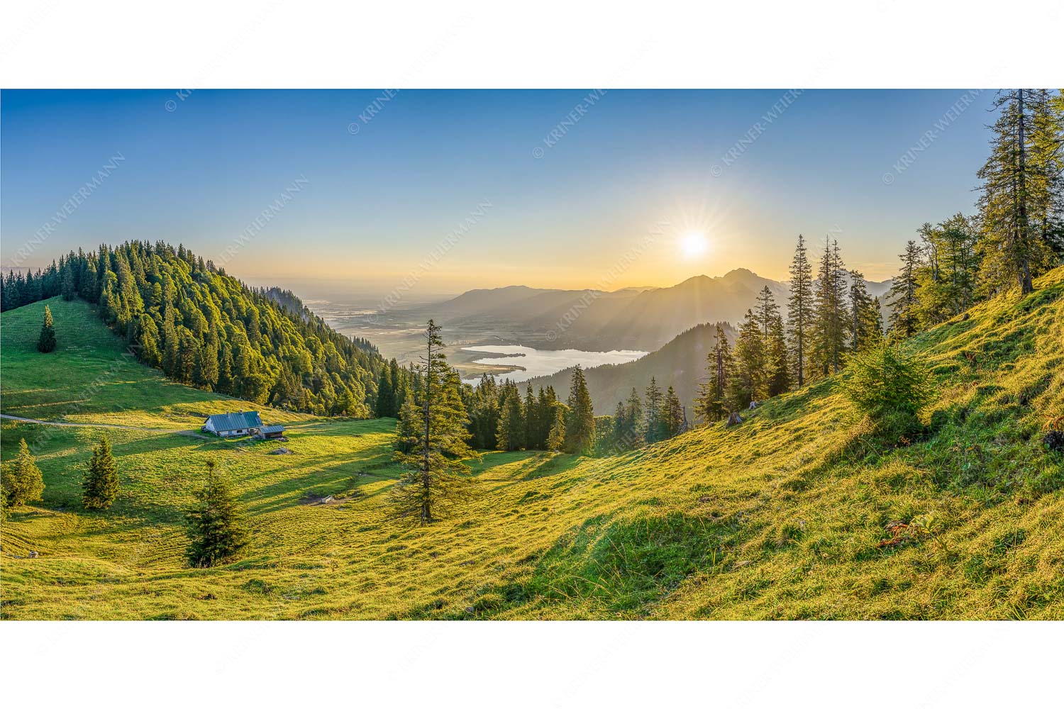 Sonnenaufgang bei der Kaseralm über Kochelsee
