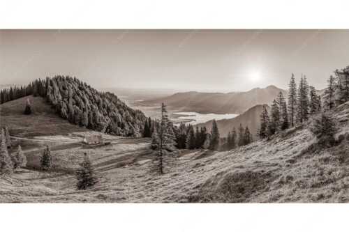Herrlicher Sonnenaufgang auf der Kaseralm mit Blick auf den Kochelsee - Morgensymphonie - Seitenverhältnis 2:1 - Kaseralm unter Heimgarten - weitere Infos unter https://www.kriner-weiermann.de