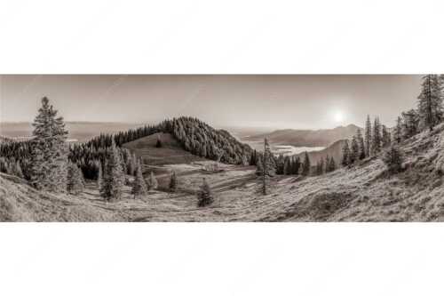 Herrlicher Sonnenaufgang auf der Kaseralm mit Blick auf den Kochelsee - Morgensymphonie - Seitenverhältnis 3:1 - Kaseralm unter Heimgarten - weitere Infos unter https://www.kriner-weiermann.de
