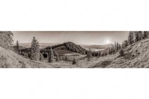 Herrlicher Sonnenaufgang auf der Kaseralm mit Blick auf den Kochelsee - Morgensymphonie - Seitenverhältnis 4:1 - Kaseralm unter Heimgarten - weitere Infos unter https://www.kriner-weiermann.de