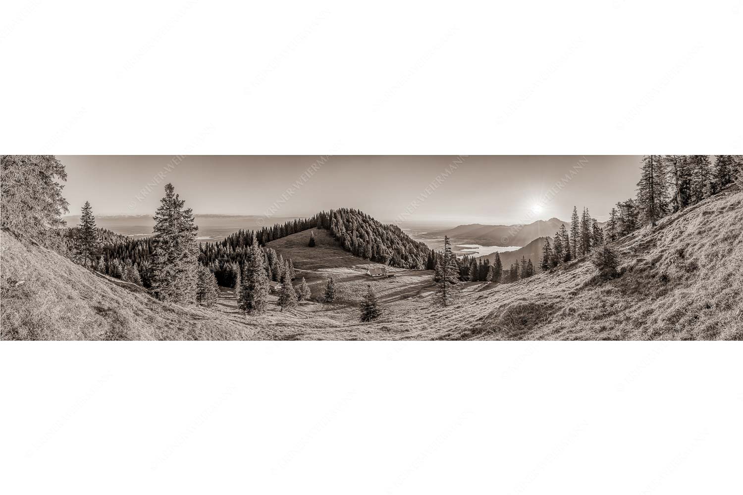 Morgensymphonie – Seitenverhältnis 4:1 — Kaseralm unter Heimgarten Herrlicher Sonnenaufgang auf der Kaseralm mit Blick auf den Kochelsee