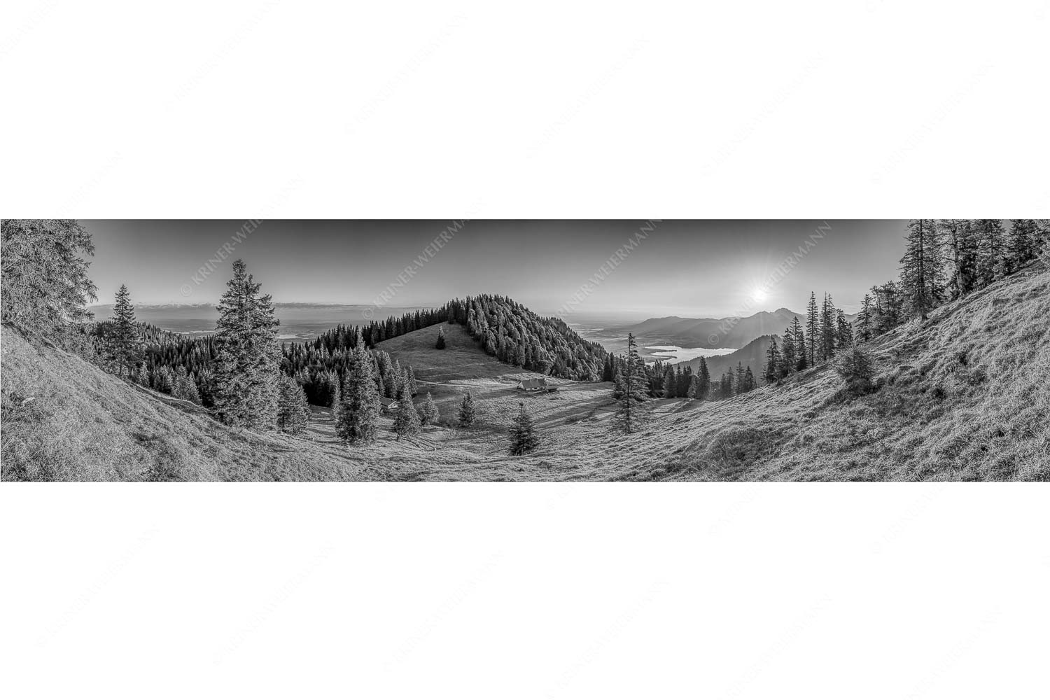 Morgensymphonie – Seitenverhältnis 4:1 — Kaseralm unter Heimgarten Herrlicher Sonnenaufgang auf der Kaseralm mit Blick auf den Kochelsee