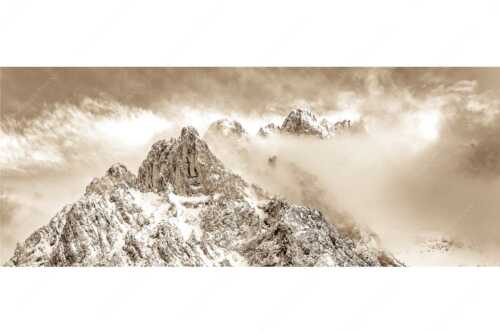 Blick von Mittenwald auf Viererspitze, Karwendelköpfe und Koflerturm im Nebel - Nebelreissen am Kofler - Seitenverhältnis 2,5:1 - Viererspitze bei Mittenwald - weitere Infos unter https://www.kriner-weiermann.de