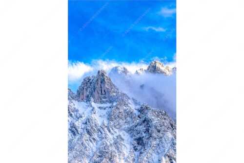 Blick von Mittenwald auf Viererspitze, Karwendelköpfe und Koflerturm im Nebel - Nebelreissen am Kofler - Seitenverhältnis 2:3 - Viererspitze bei Mittenwald - weitere Infos unter https://www.kriner-weiermann.de