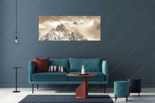 Blick von Mittenwald auf Viererspitze, Karwendelköpfe und Koflerturm im Nebel - Nebelreissen am Kofler - Größe ca. 175x70cm, Seitenverhältnis 2,5:1 - Viererspitze bei Mittenwald - weitere Infos unter https://www.kriner-weiermann.de