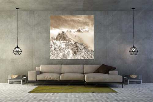Blick von Mittenwald auf Viererspitze, Karwendelköpfe und Koflerturm im Nebel - Nebelreissen am Kofler - Größe ca. 160x160cm, Seitenverhältnis 1:1 - Viererspitze bei Mittenwald - weitere Infos unter https://www.kriner-weiermann.de
