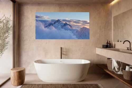 Über der Reintal ragt der Hochwanner am Morgen aus dem Nebel empor - Neptun - Größe ca. 180x90cm, Seitenverhältnis 2:1 - Hochwanner im Wettersteingebirge - weitere Infos unter https://www.kriner-weiermann.de