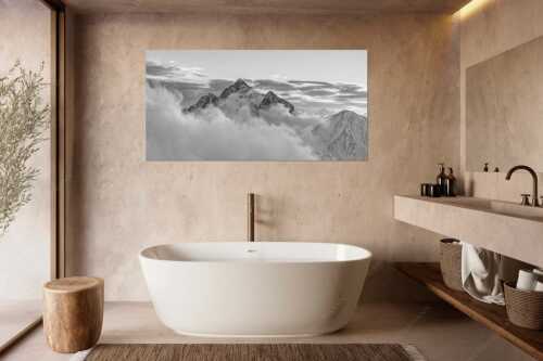 Über der Reintal ragt der Hochwanner am Morgen aus dem Nebel empor - Neptun - Größe ca. 180x90cm, Seitenverhältnis 2:1 - Hochwanner im Wettersteingebirge - weitere Infos unter https://www.kriner-weiermann.de