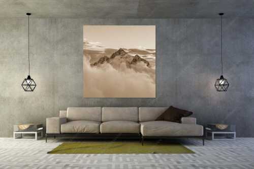 Über der Reintal ragt der Hochwanner am Morgen aus dem Nebel empor - Neptun - Größe ca. 160x160cm, Seitenverhältnis 1:1 - Hochwanner im Wettersteingebirge - weitere Infos unter https://www.kriner-weiermann.de